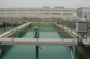 沁陽市恒瑞防腐保溫安裝有限公司與湖北省某公司簽訂年產10萬噸半水法磷酸二